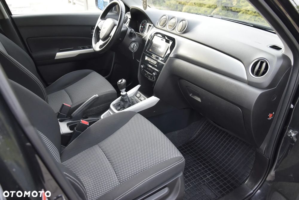 Suzuki Vitara - 21