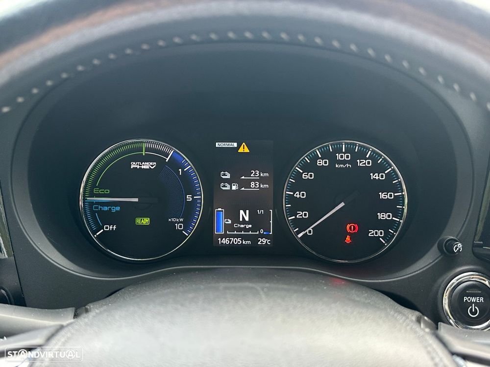 Mitsubishi Outlander 2.0 PHEV Intense - 10