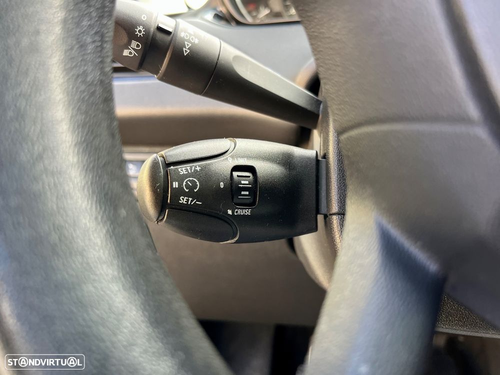 Peugeot 208 1.2 PureTech Allure - 37