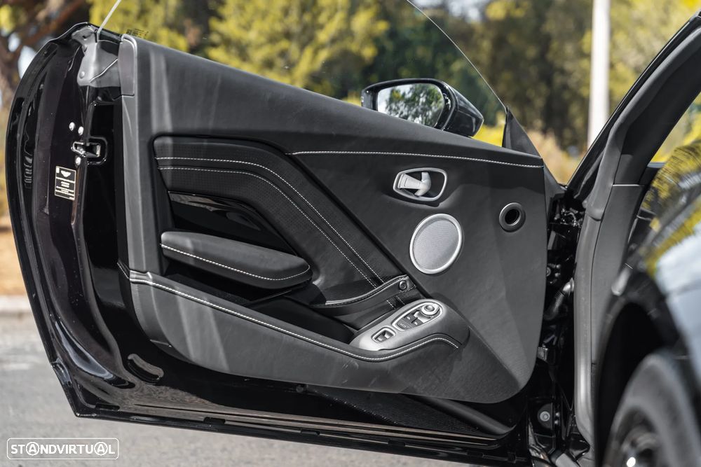 Aston Martin Vantage Roadster V8 - 11