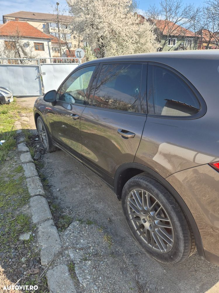Porsche Cayenne - 3