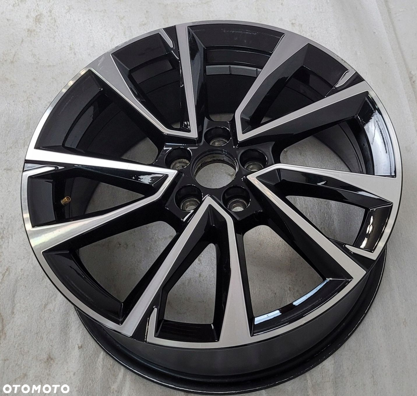 FELGA SKODA FABIA IV 2021- 7X17 ET51 5X100 6VA601025 - 8