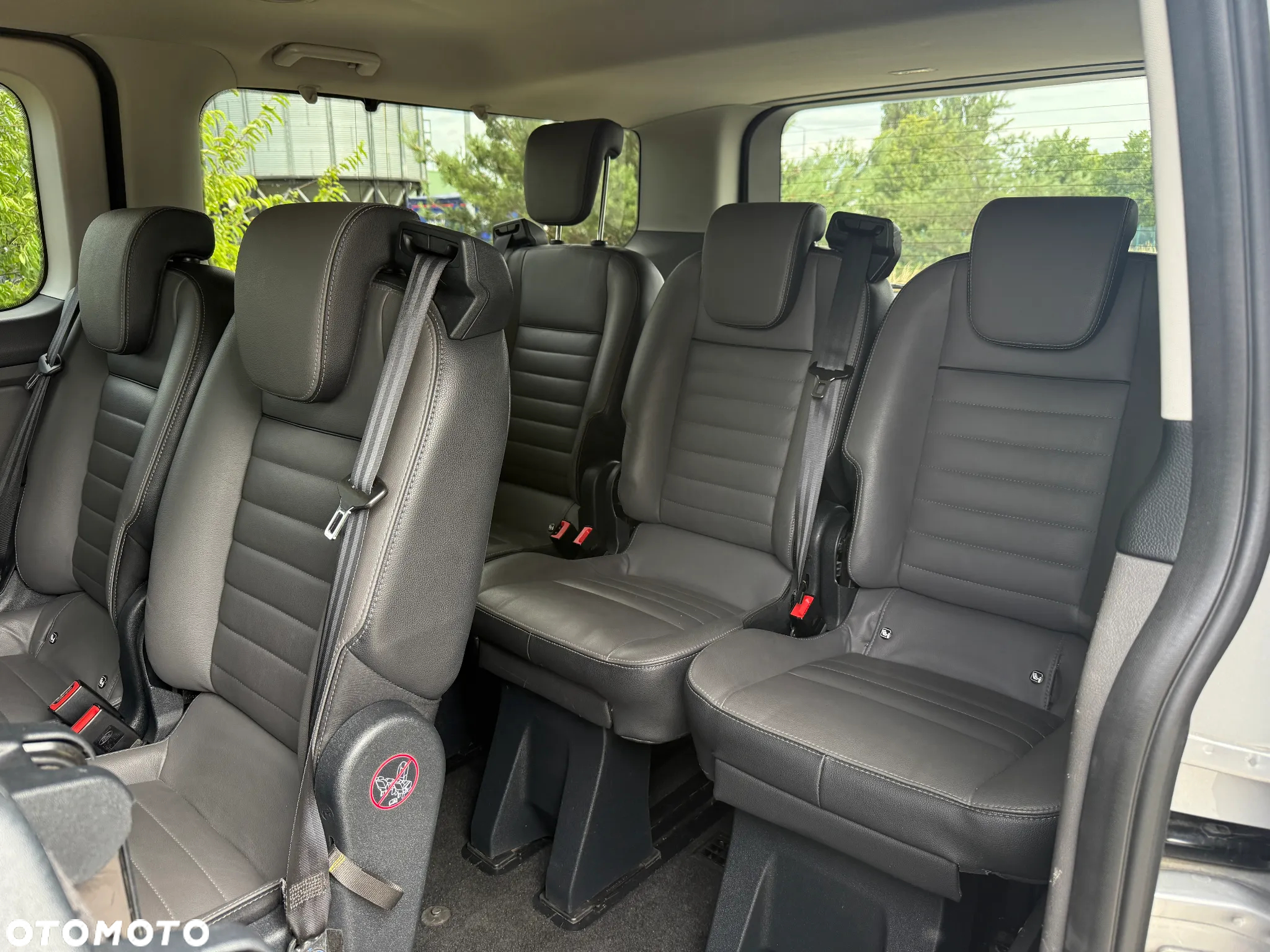 Ford Tourneo Custom - 14