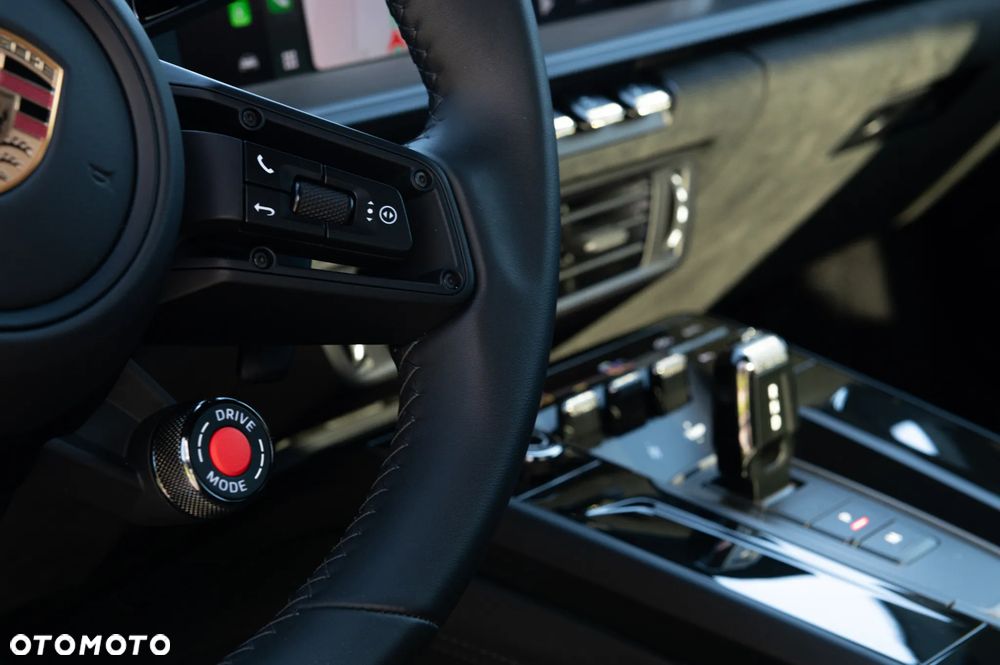 Porsche 911 Carrera T-Hybrid 4 GTS - 19