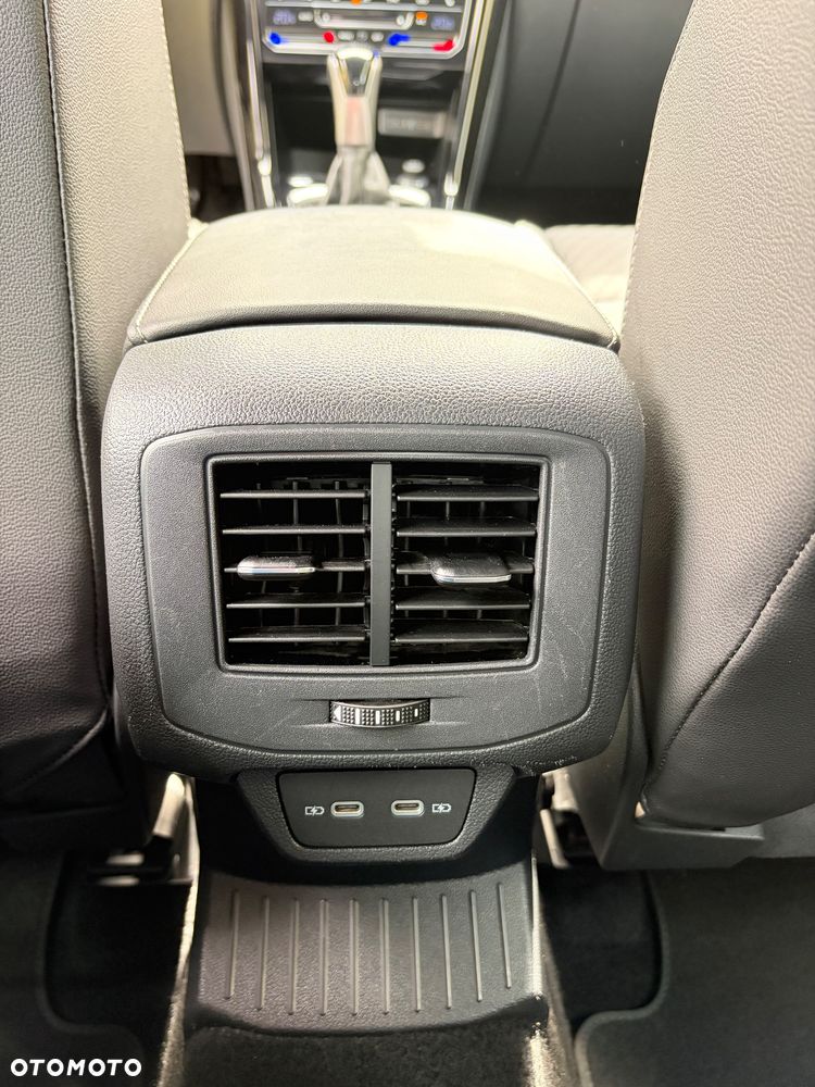 Volkswagen T-Roc 1.5 TSI R-Line DSG - 28