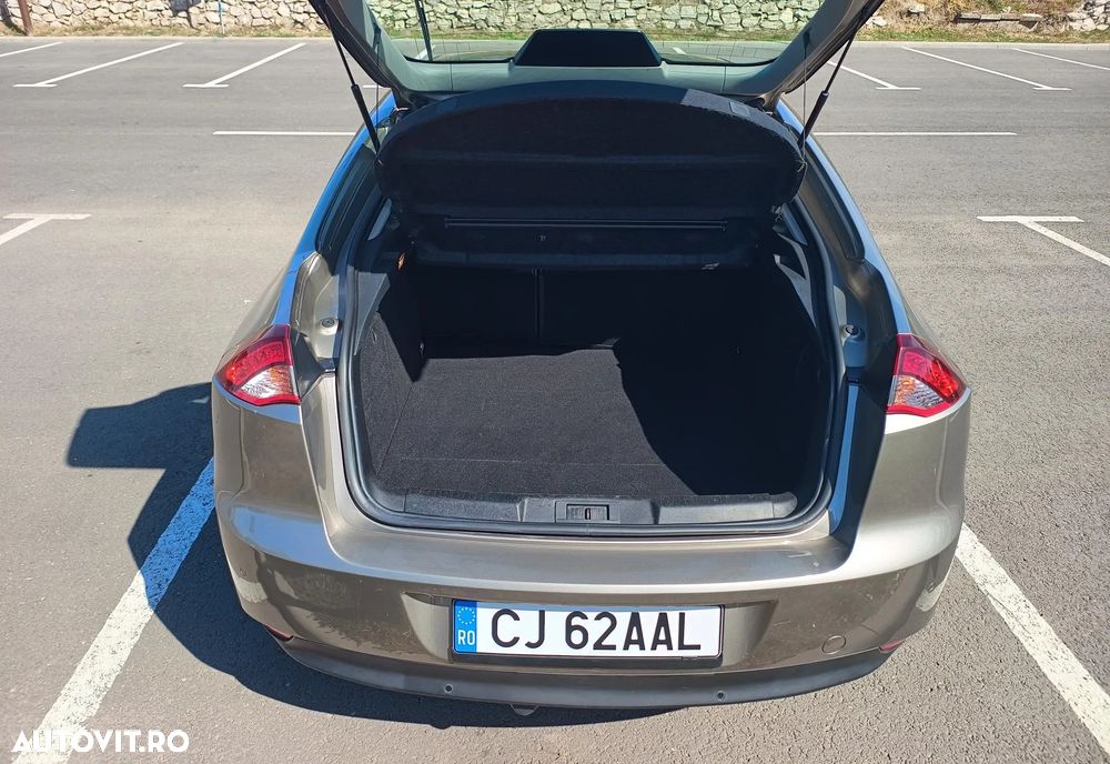 Renault Laguna dCi 110 FAP Bose Edition - 11