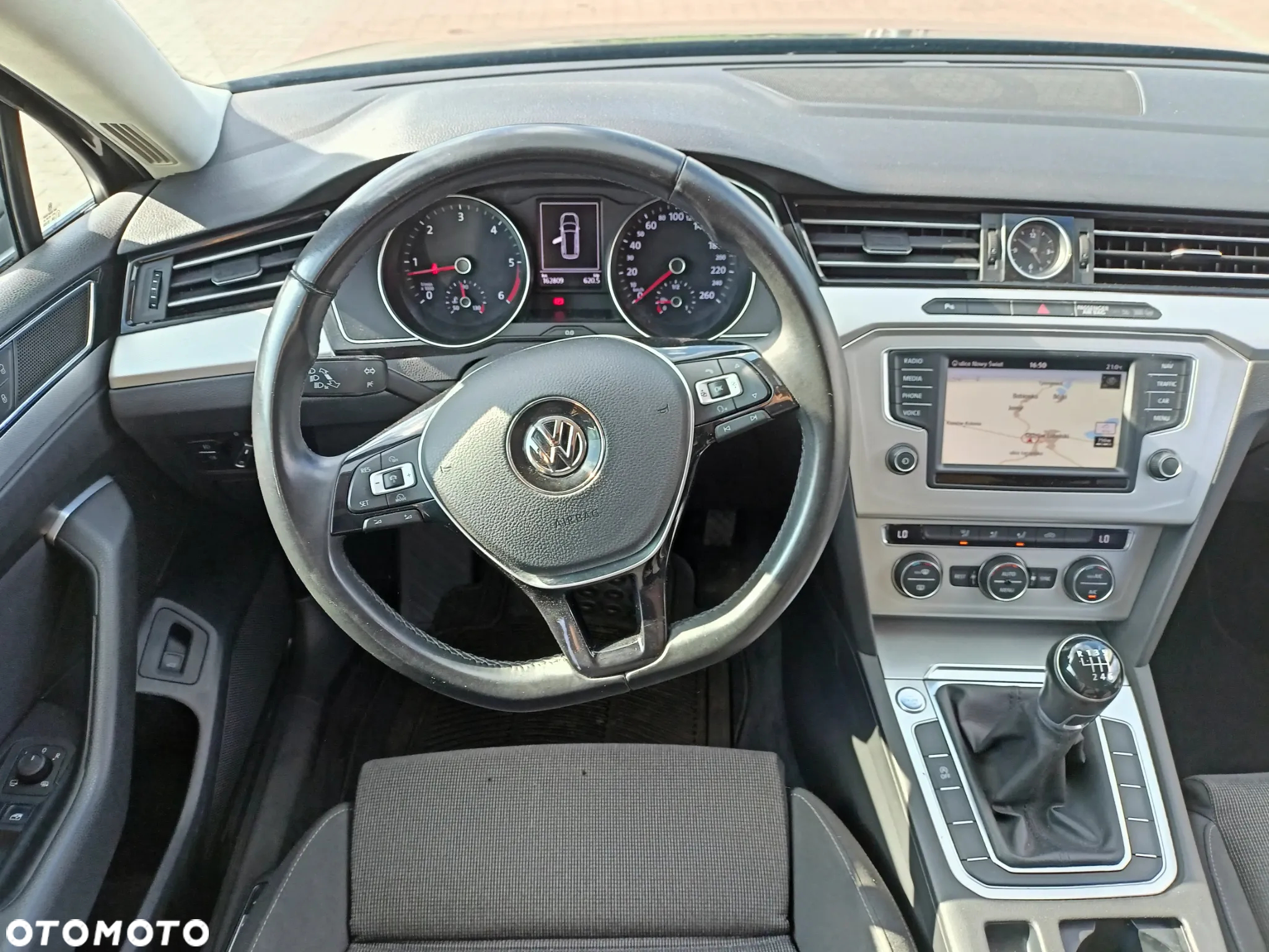 Volkswagen Passat Variant 2.0 TDI (BlueMotion Technology) Comfortline - 9