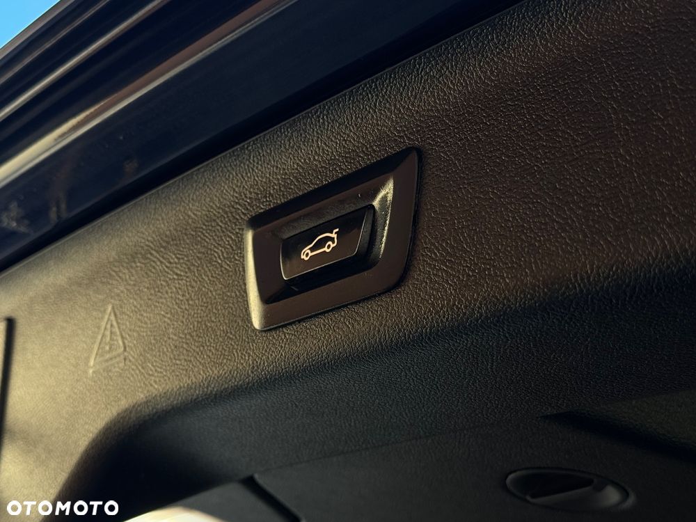 BMW Seria 5 525d Sport Line - 19