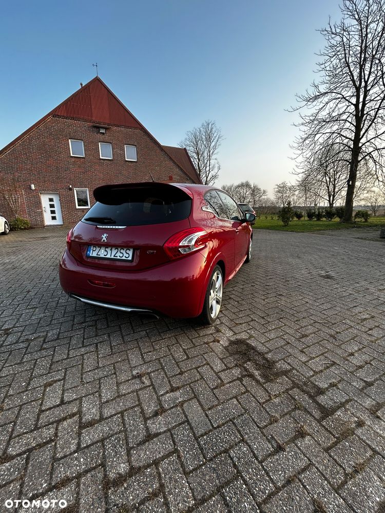 Peugeot 208 GTI 200 THP - 8