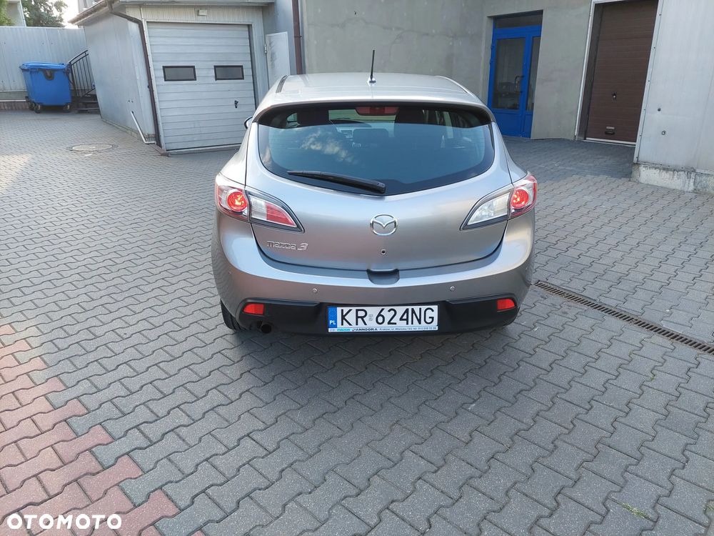 Mazda 3 1.6 Exclusive + - 6