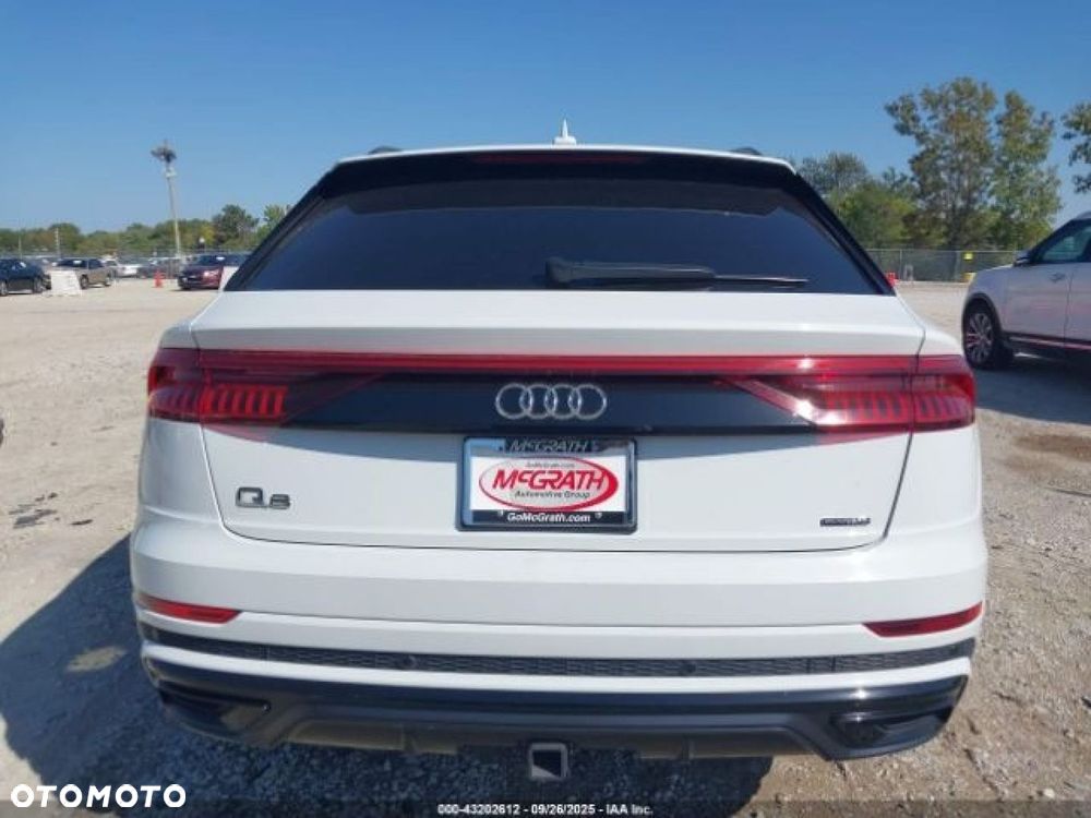 Audi Q8 - 8