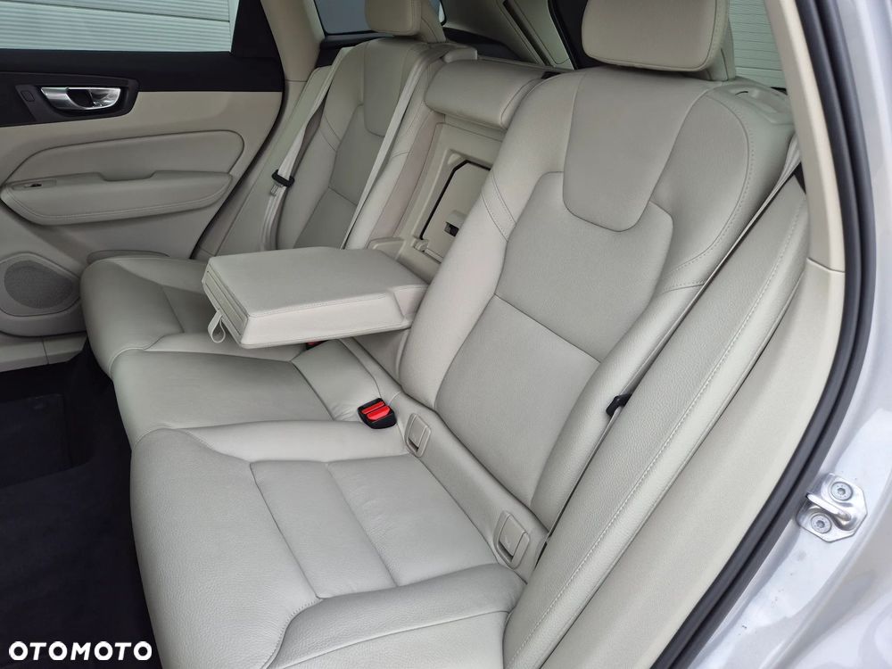 Volvo XC 60 B4 B Geartronic Inscription - 28