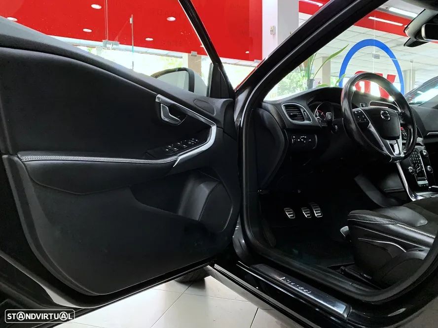 Volvo V40 2.0 D2 R-Design - 9