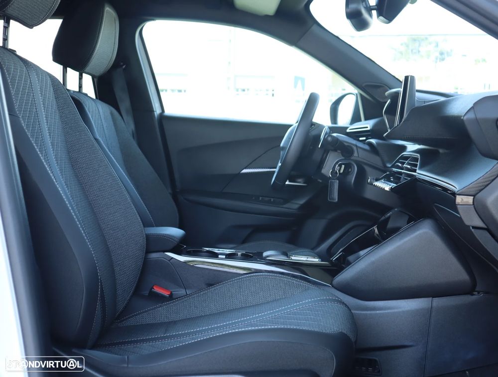 Peugeot 2008 1.2 Hybrid Allure e-DCS6 - 20