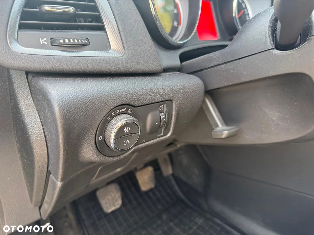 Opel Astra 1.4 Turbo Innovation - 17