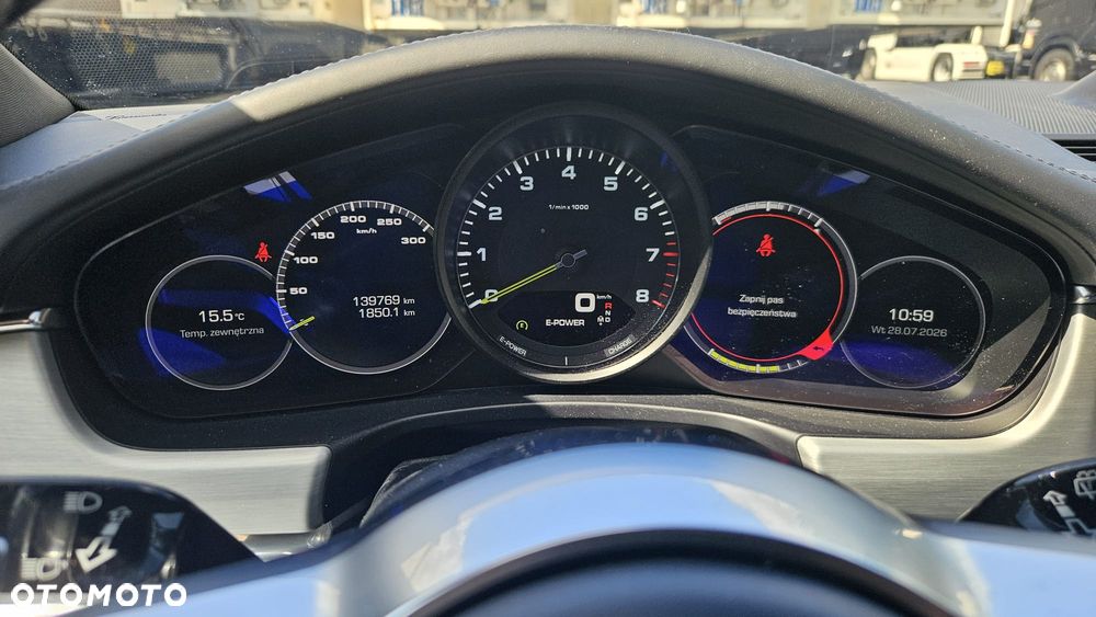 Porsche Panamera 4 E-Hybrid - 13