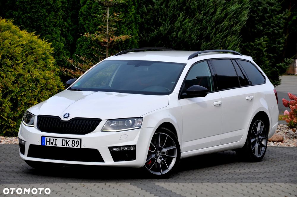 Skoda Octavia Combi 2.0 TDI DSG RS - 2