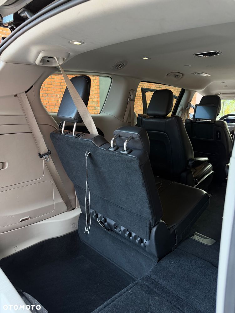 Chrysler Pacifica - 5