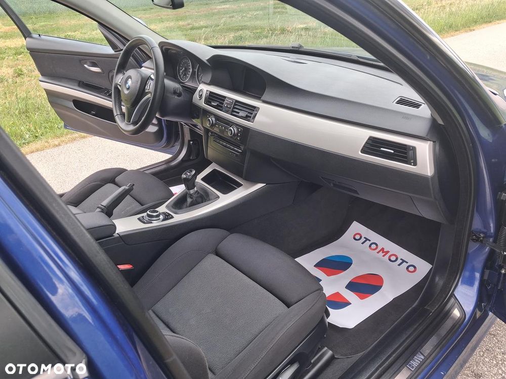 BMW Seria 3 - 26
