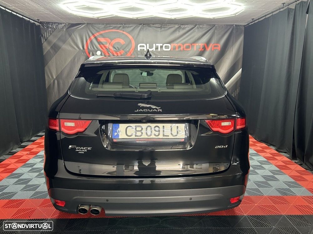 Jaguar F-Pace 2.0 i4D Portfolio Aut. - 6