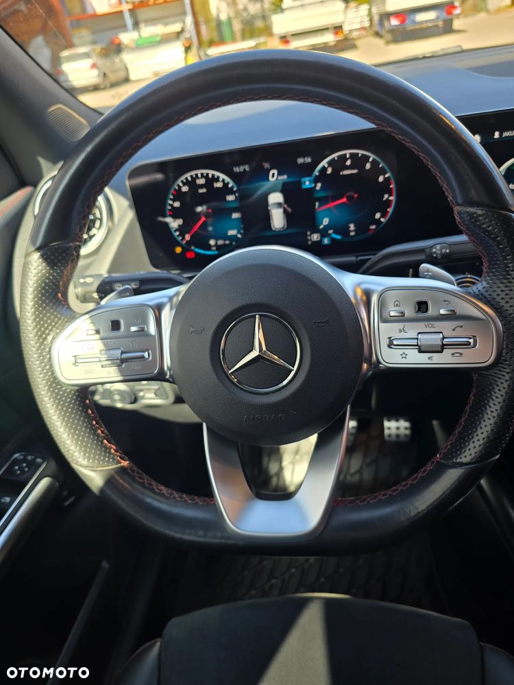 Mercedes-Benz GLA 200 AMG Line - 26