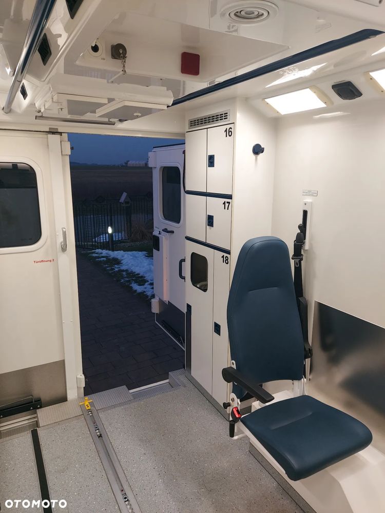 Mercedes-Benz Sprinter 519 - 19