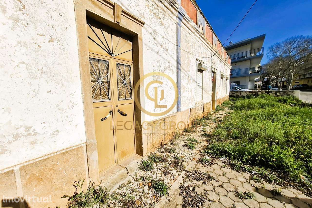 Prédio Misto em Tunes com elevado índice construtivo - Grande imagem: 3/32