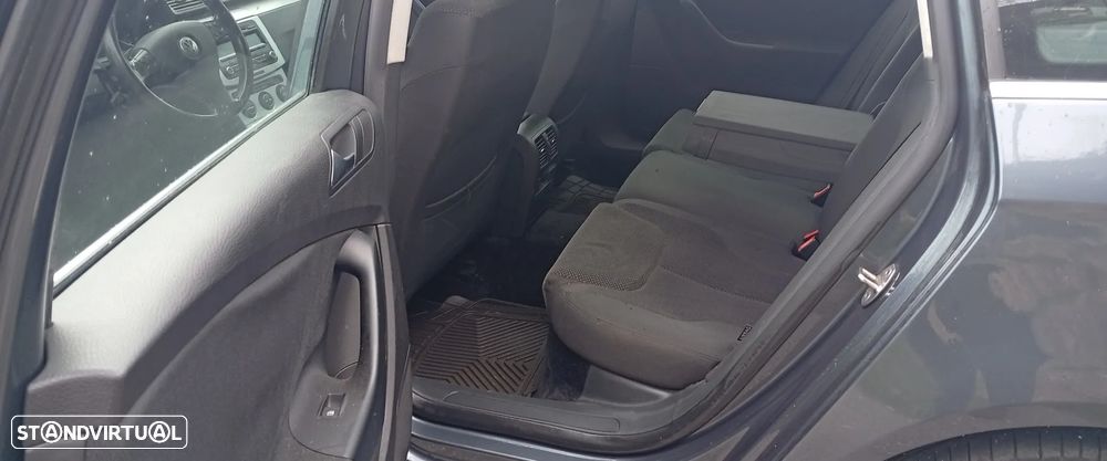 VW Passat Variant 2.0 TDi Confortline BM - 6