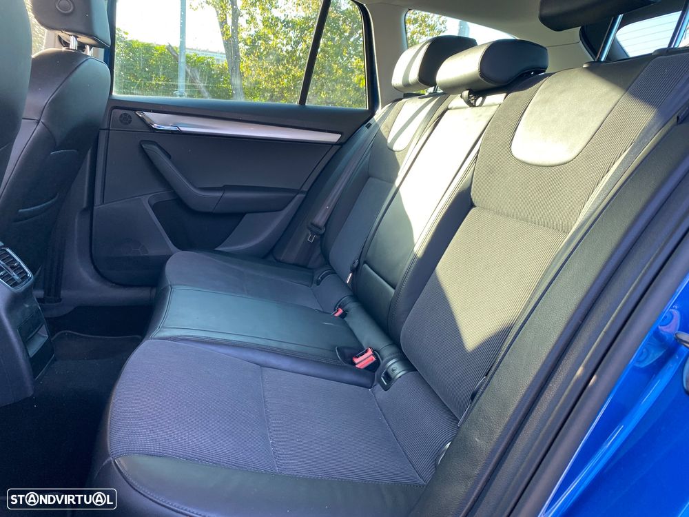 Skoda Octavia Break 1.6 TDI DSG Premium Edition - 20