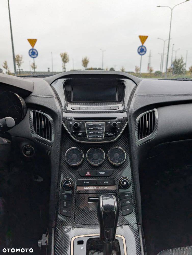 Hyundai Genesis Coupe - 15