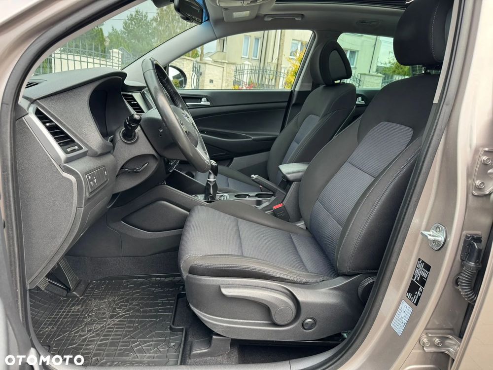 Hyundai Tucson blue 1.7 CRDi 2WD Trend - 23