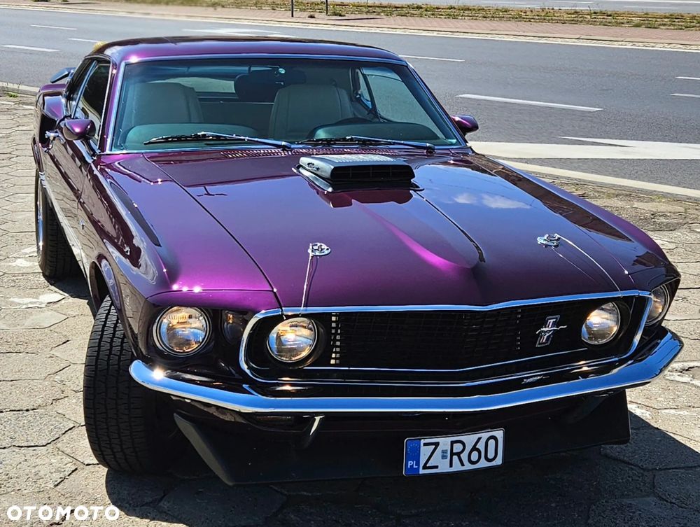 Ford Mustang - 4