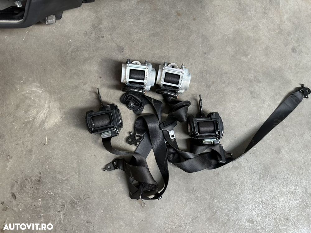 Plansa bord cu airbag si centuri BMW seria 5 G30, G31 cu head up - 4