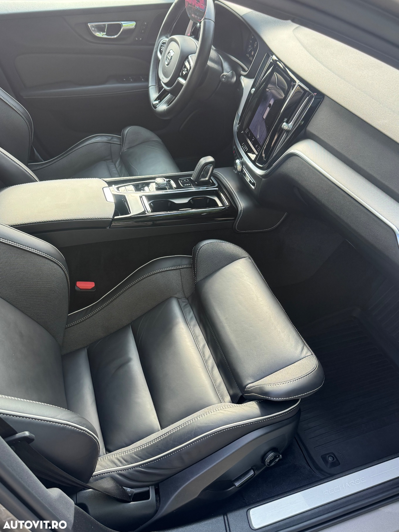 Volvo V60 T6 AWD Recharge Geartronic RDesign Expression - 12
