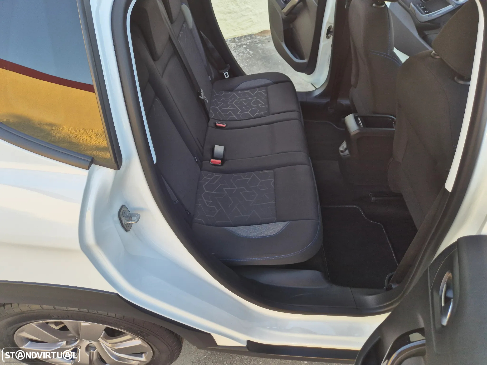 Peugeot 2008 1.2 PureTech Style - 47