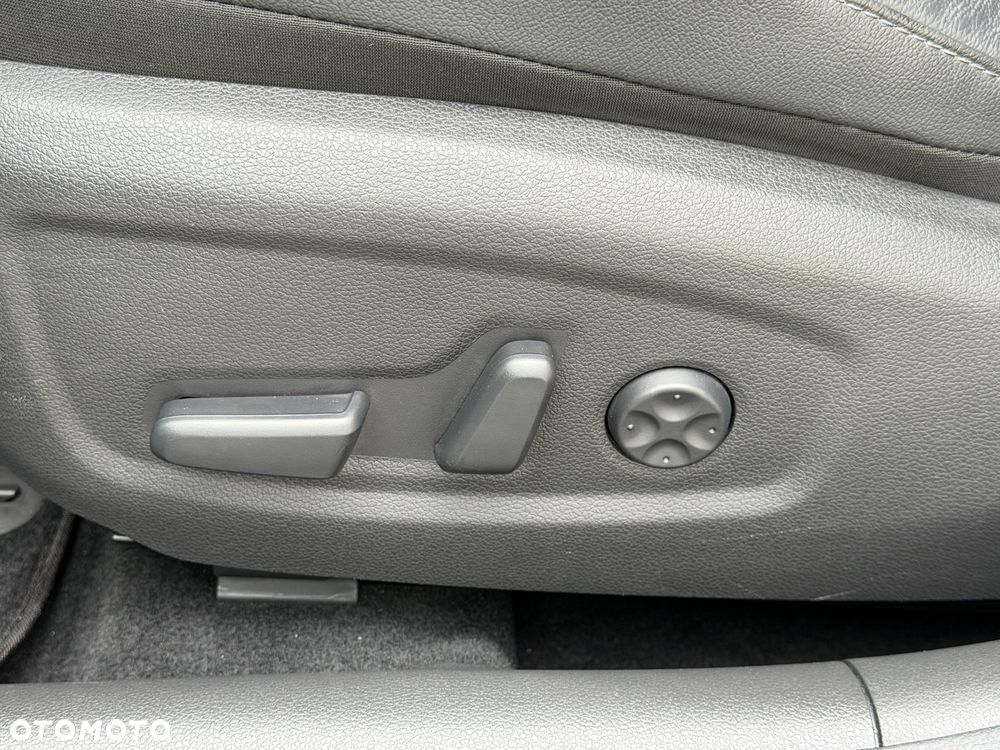 Hyundai i30 1.5 T-GDI 48V-Hybrid DCT N-Line - 37