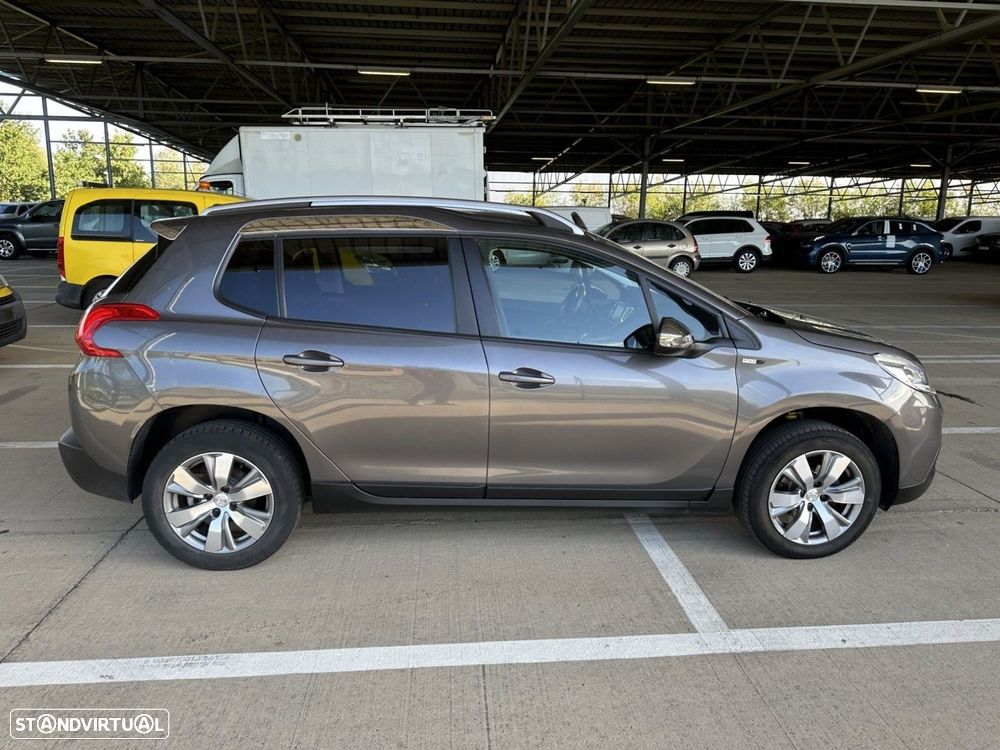 Peugeot 2008 1.2 PureTech Style - 9