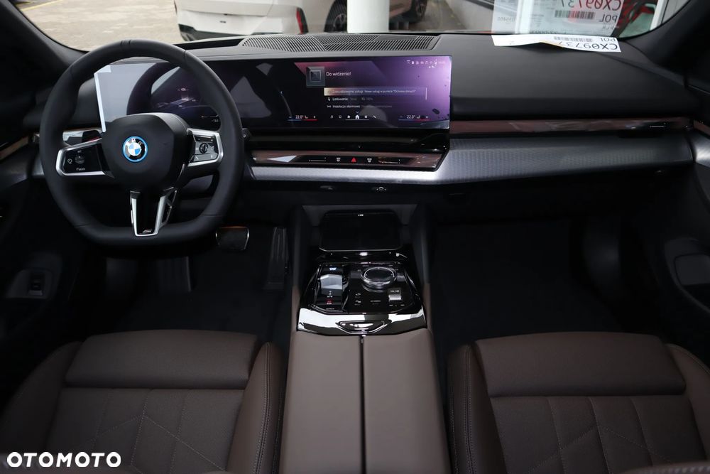 BMW i5 - 14