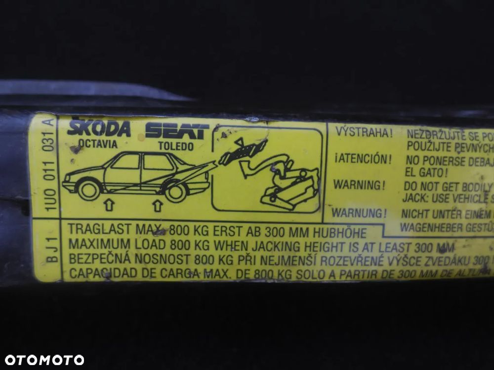 OCTAVIA TOLEDO PODNOŚNIK SAMOCHODOWY LEWAREK FABRYCZNY SKODA SEAT 800 KG 1UO011031A - 2