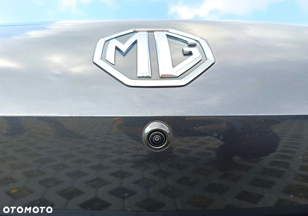 MG 4 Luxury 64 kWh - 31