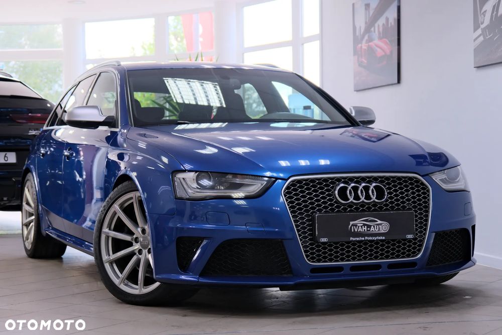 Audi RS4 Avant Standard - 1