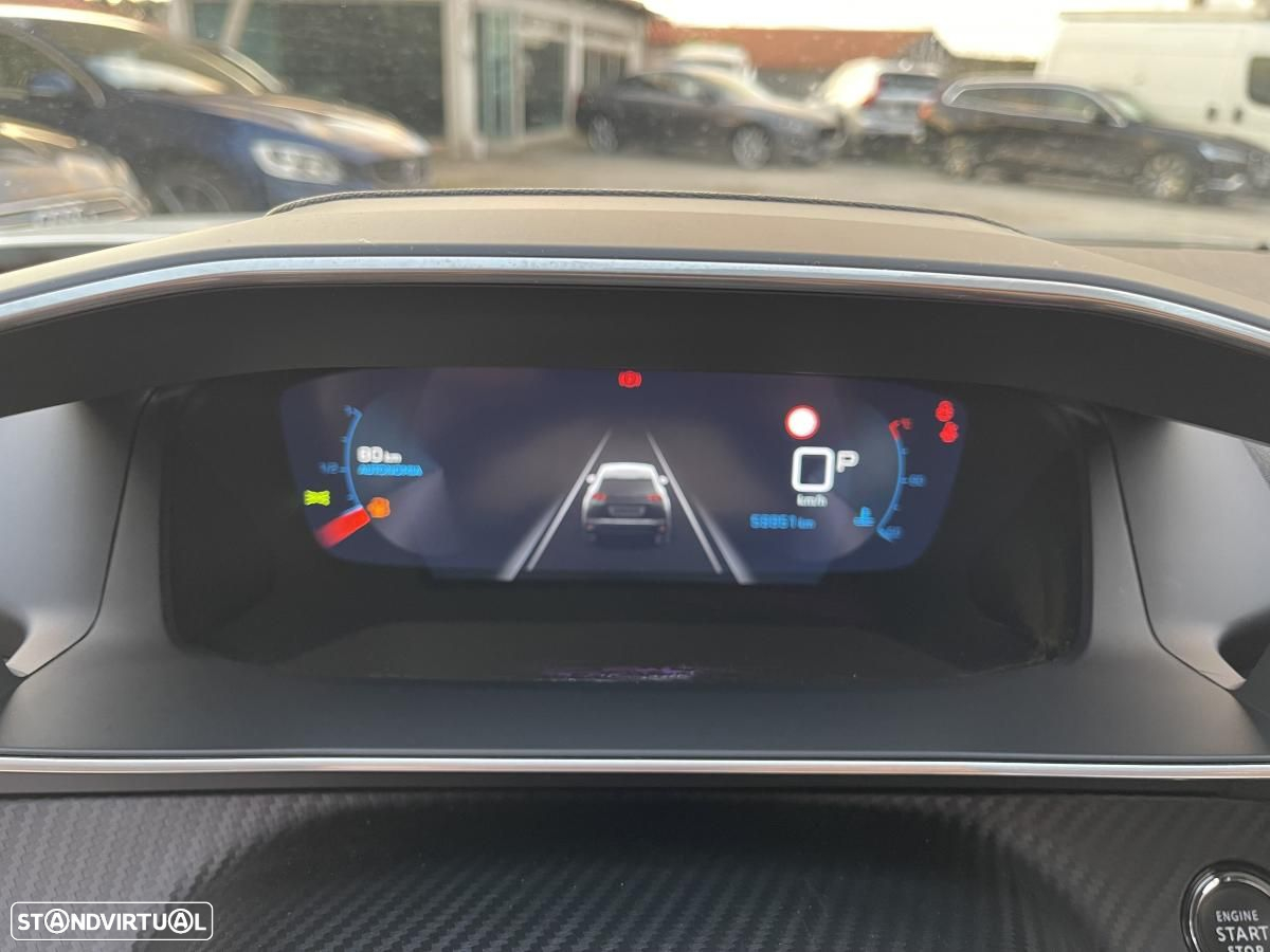 Peugeot 2008 1.5 BlueHDi Allure Pack EAT8 - 23