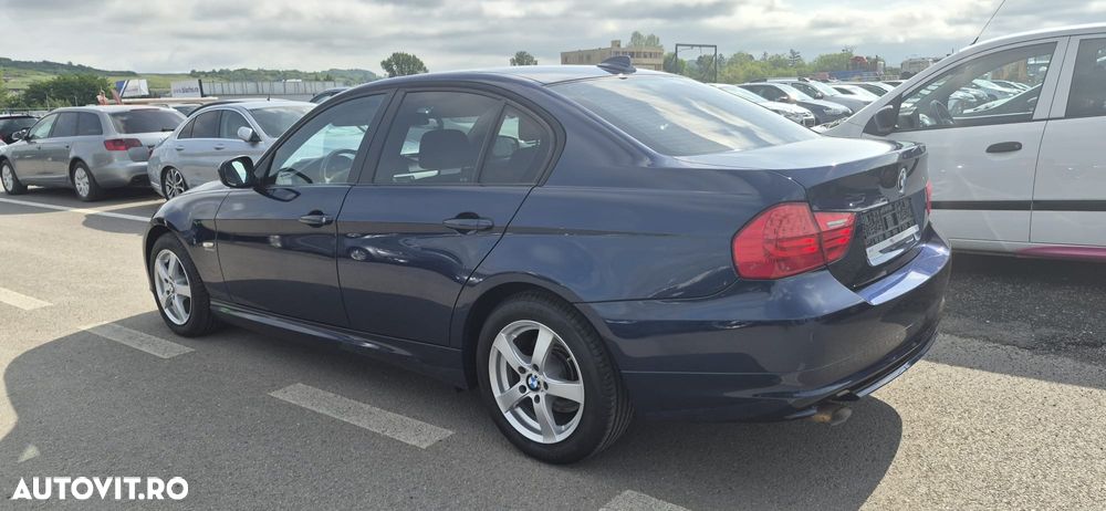 BMW Seria 3 320d DPF Aut. - 3