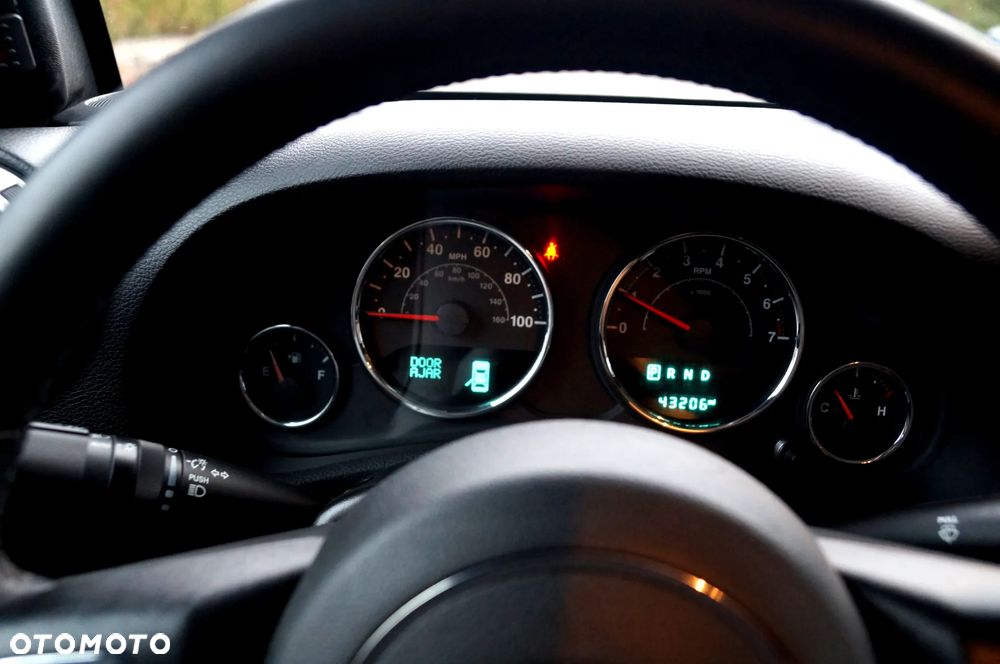 Jeep Wrangler 3.6 Unlim Sahara - 8