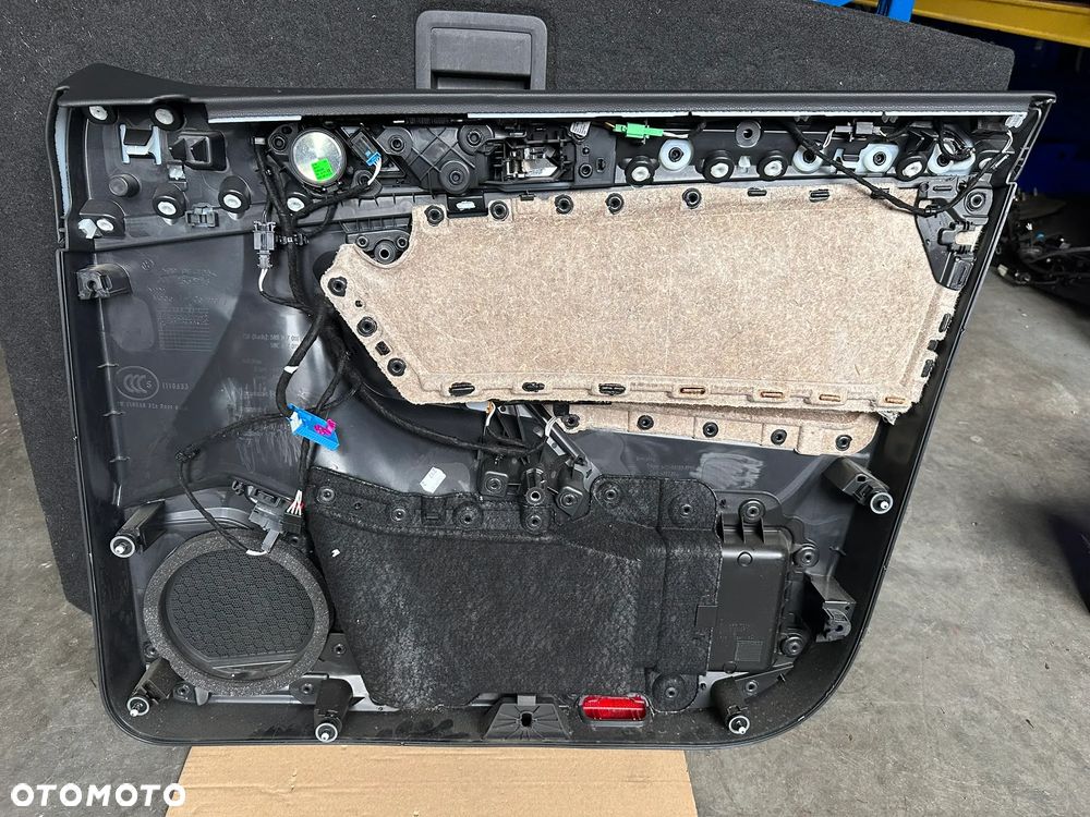 Tapicerka boczek drzwi lewy przód Vw Tiguan 5NA - 11