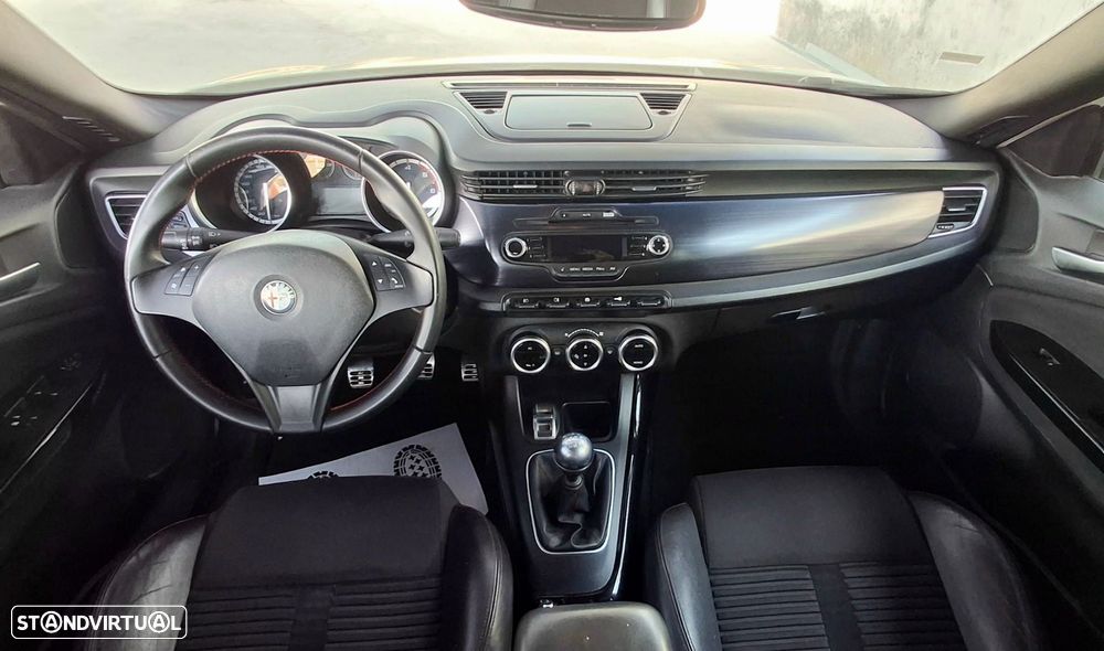 Alfa Romeo Giulietta 1.6 JTDm Distinctive - 11