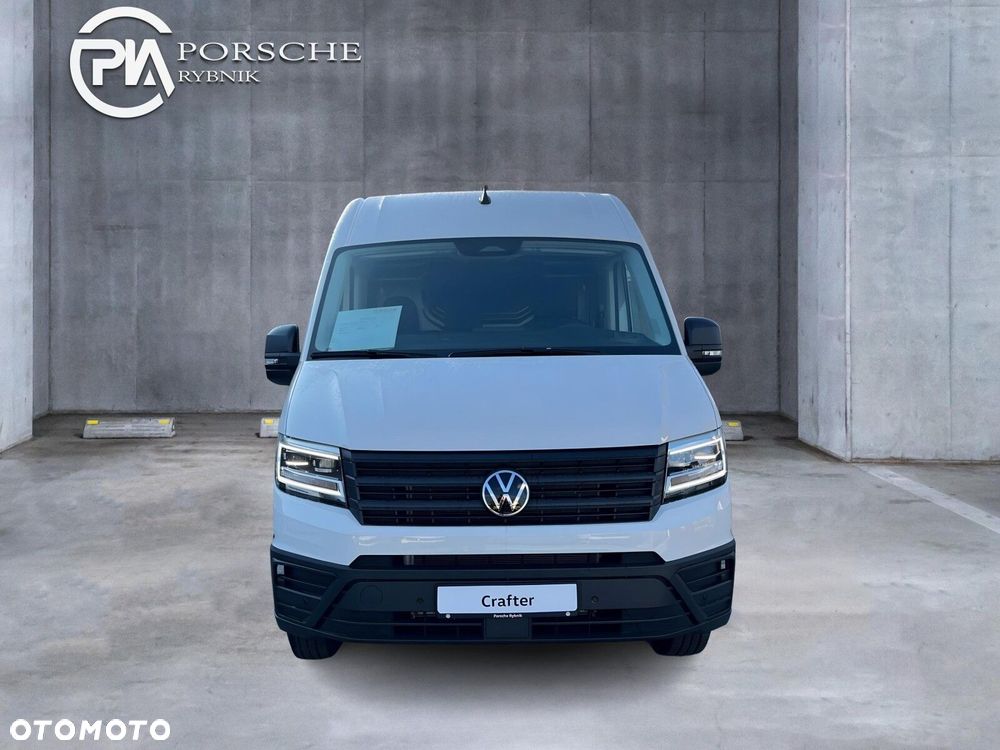 Volkswagen Crafter 35 Furgon z wysokim dachem silnik: 2,0 l EU6 SCR 177 KM / skrzynia biegów: Przedni napęd manualna 6-biegowa rozstaw osi: 4490 mm - 9