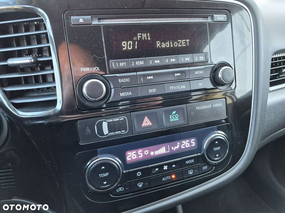 Mitsubishi Outlander - 32