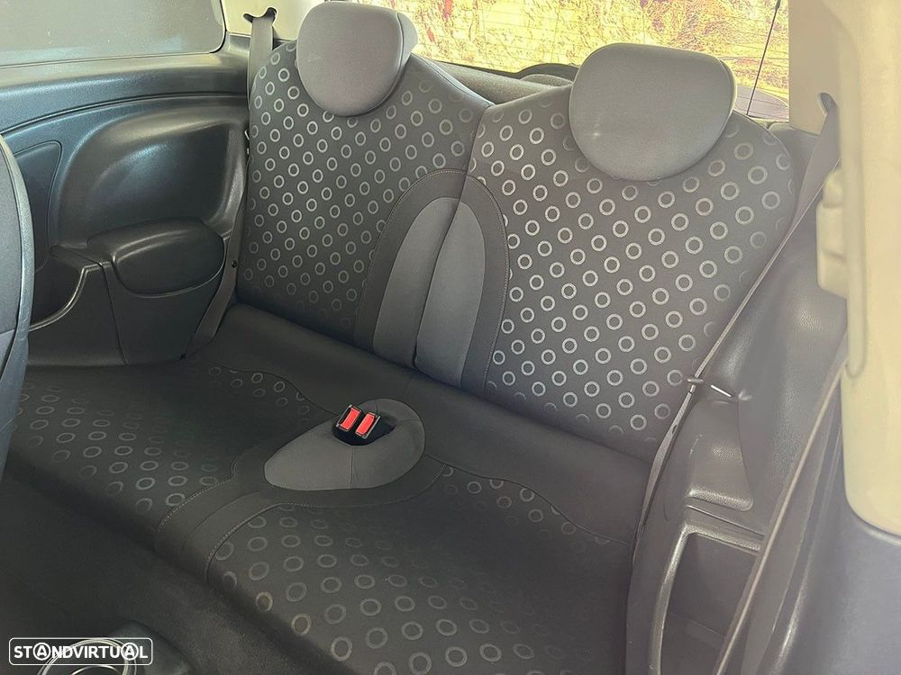 MINI 3 Portas One 1.4 D - 19
