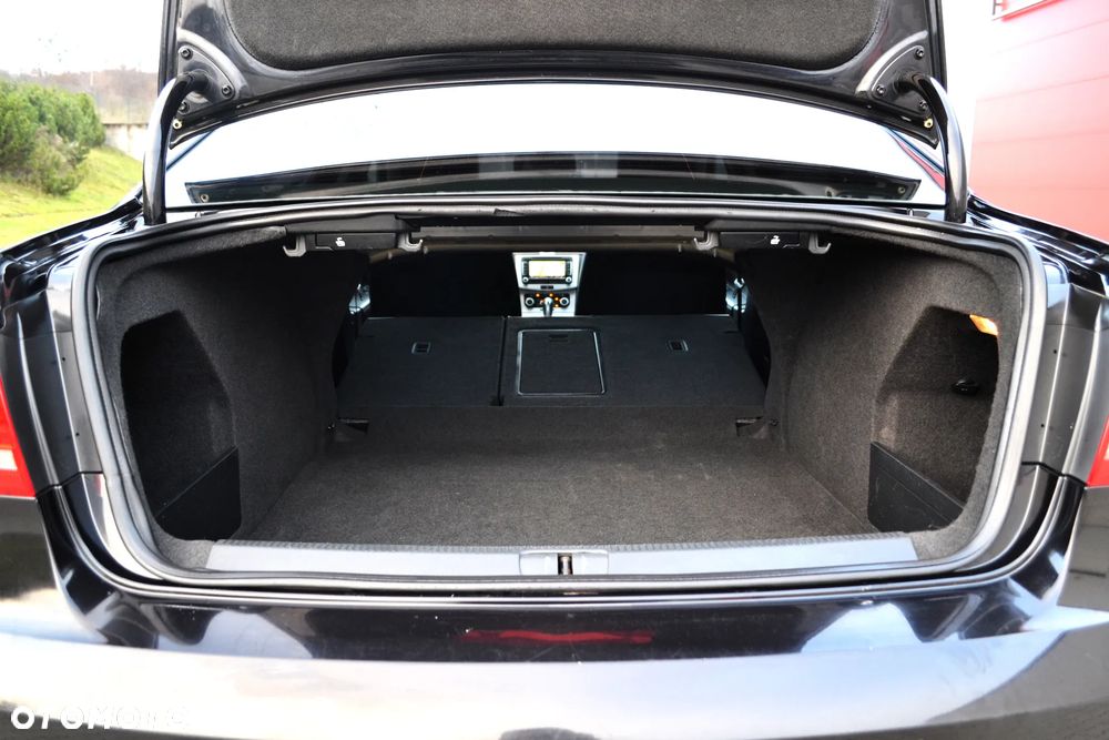 Volkswagen Passat 2.0 TDI DPF Highline DSG - 29